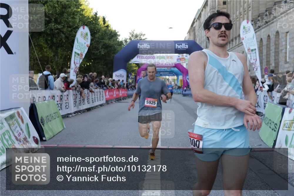 06.09.2026 - CURREX Alsterlauf Yannick Fuchs http://msf.ph/oto/10132178 06.09.2026 09:40:09 Ziel 2211, 2831, 3300, 5150, 5925 meine-sportfotos.de