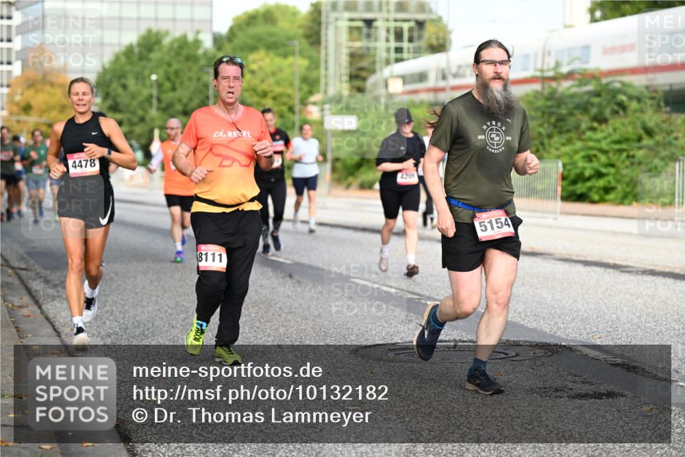 06.09.2026 - CURREX Alsterlauf Dr. Thomas Lammeyer http://msf.ph/oto/10132182 06.09.2026 09:56:07 Laufen 4478, 40, 8111, 4209, 23, 5154 meine-sportfotos.de