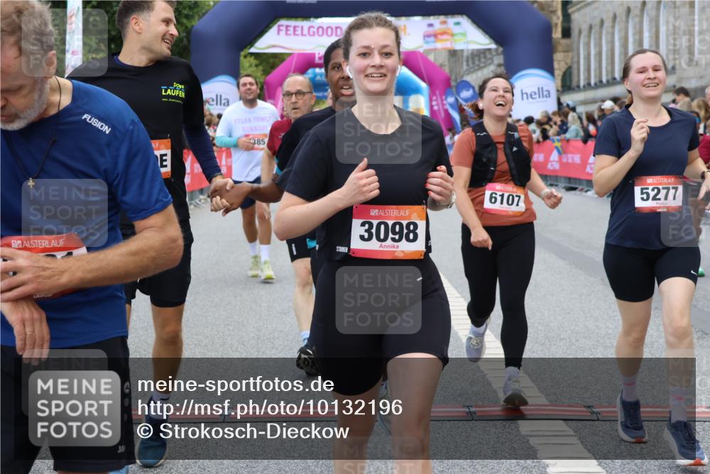 06.09.2026 - CURREX Alsterlauf Strokosch-Dieckow http://msf.ph/oto/10132196 06.09.2026 10:06:02 Ziel 2413, 2457, 3098, 3842, 3976, 4736, 4737, 4894, 5070, 5277, 5726, 5781, 6045, 6089, 6107, 6385, 8056, 8143 meine-sportfotos.de