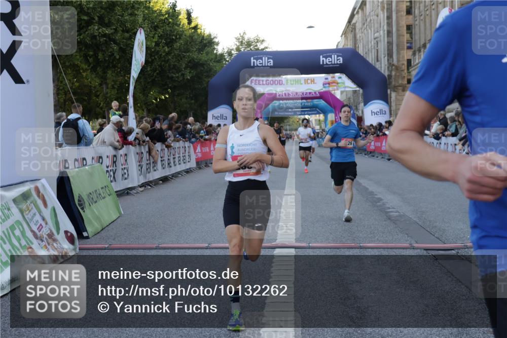 06.09.2026 - CURREX Alsterlauf Yannick Fuchs http://msf.ph/oto/10132262 06.09.2026 09:40:13 Ziel 2211, 2831, 3300, 4569, 5150, 5322, 5399, 5925, 5989, 6026 meine-sportfotos.de