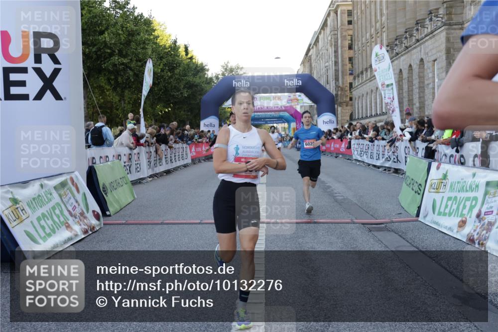 06.09.2026 - CURREX Alsterlauf Yannick Fuchs http://msf.ph/oto/10132276 06.09.2026 09:40:13 Ziel 2211, 2831, 3300, 4569, 5150, 5322, 5399, 5925, 5989, 6026 meine-sportfotos.de