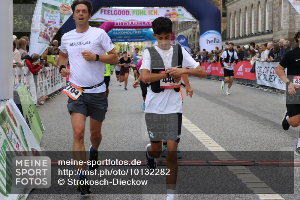 06.09.2026 - CURREX Alsterlauf Strokosch-Dieckow http://msf.ph/oto/10132282 06.09.2026 09:53:13 Ziel 2704, 4269, 4305, 4336, 4465, 4539, 4584, 4623, 4707, 4708, 4760, 4833, 5202, 5681, 5886, 5935, 8230, 8340 meine-sportfotos.de