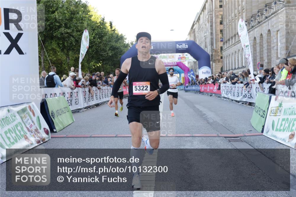 06.09.2026 - CURREX Alsterlauf Yannick Fuchs http://msf.ph/oto/10132300 06.09.2026 09:40:15 Ziel 2299, 2831, 3300, 4569, 5150, 5302, 5322, 5399, 5783, 5925, 5989, 6026, 6222 meine-sportfotos.de