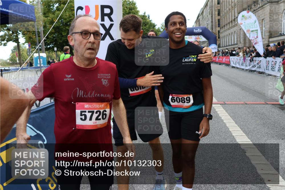 06.09.2026 - CURREX Alsterlauf Strokosch-Dieckow http://msf.ph/oto/10132303 06.09.2026 10:06:05 Ziel 2413, 2457, 2458, 3098, 3842, 3976, 4383, 4679, 4692, 4894, 5174, 5277, 5726, 5781, 6089, 6107, 6385, 8056, 8143, 8161 meine-sportfotos.de