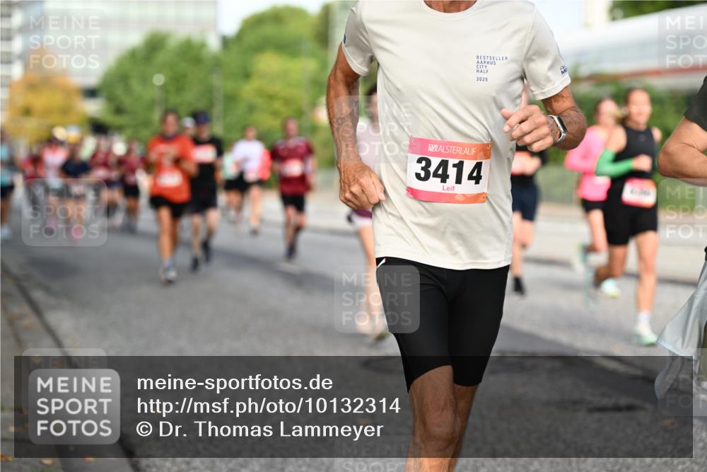 06.09.2026 - CURREX Alsterlauf Dr. Thomas Lammeyer http://msf.ph/oto/10132314 06.09.2026 09:56:20 Laufen 2025, 3414 meine-sportfotos.de