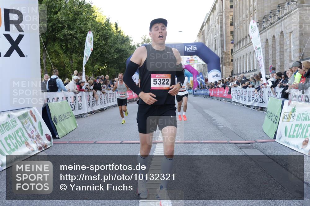 06.09.2026 - CURREX Alsterlauf Yannick Fuchs http://msf.ph/oto/10132321 06.09.2026 09:40:15 Ziel 2299, 2831, 3300, 4569, 5150, 5302, 5322, 5399, 5783, 5925, 5989, 6026, 6222 meine-sportfotos.de