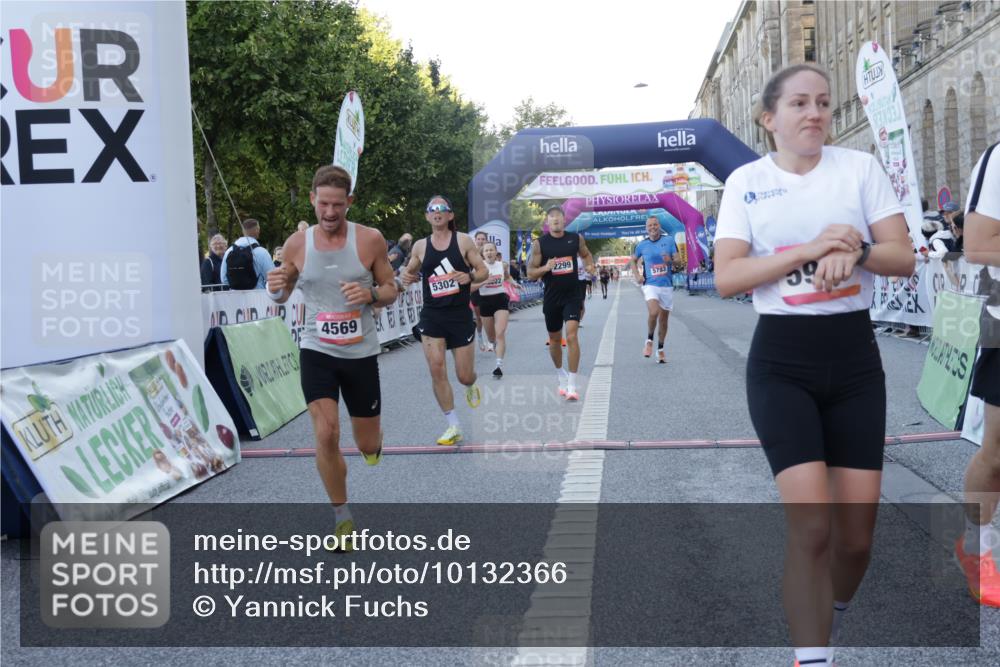06.09.2026 - CURREX Alsterlauf Yannick Fuchs http://msf.ph/oto/10132366 06.09.2026 09:40:17 Ziel 2299, 2831, 4569, 4636, 5150, 5302, 5322, 5399, 5783, 5828, 5925, 5989, 6026, 6222 meine-sportfotos.de