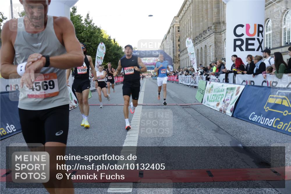 06.09.2026 - CURREX Alsterlauf Yannick Fuchs http://msf.ph/oto/10132405 06.09.2026 09:40:19 Ziel 2299, 2831, 3990, 4569, 4636, 5150, 5302, 5322, 5399, 5783, 5828, 5989, 6026, 6222 meine-sportfotos.de