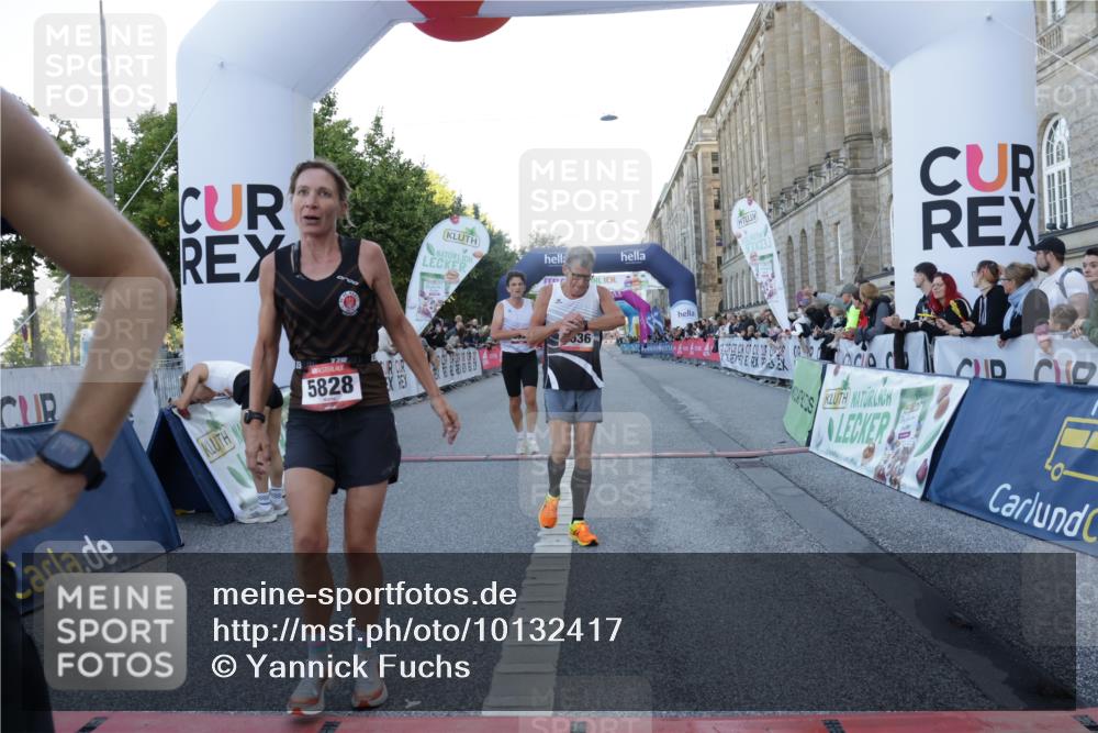06.09.2026 - CURREX Alsterlauf Yannick Fuchs http://msf.ph/oto/10132417 06.09.2026 09:40:22 Ziel 2299, 3990, 4569, 4636, 5302, 5322, 5399, 5783, 5828, 5852, 5989, 6026, 6222 meine-sportfotos.de
