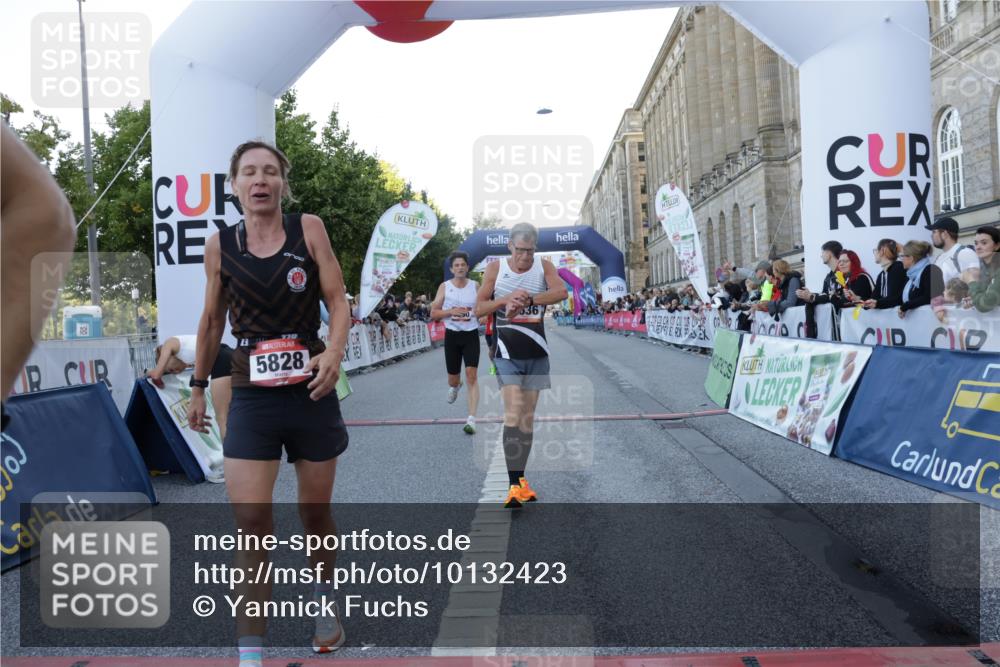 06.09.2026 - CURREX Alsterlauf Yannick Fuchs http://msf.ph/oto/10132423 06.09.2026 09:40:22 Ziel 2299, 3990, 4569, 4636, 5302, 5322, 5399, 5783, 5828, 5852, 5989, 6026, 6222 meine-sportfotos.de