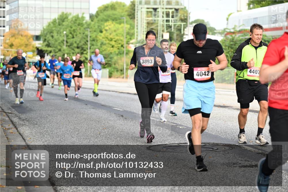 06.09.2026 - CURREX Alsterlauf Dr. Thomas Lammeyer http://msf.ph/oto/10132433 06.09.2026 09:56:32 Laufen 5222, 3893, 35, 4042, 4407 meine-sportfotos.de