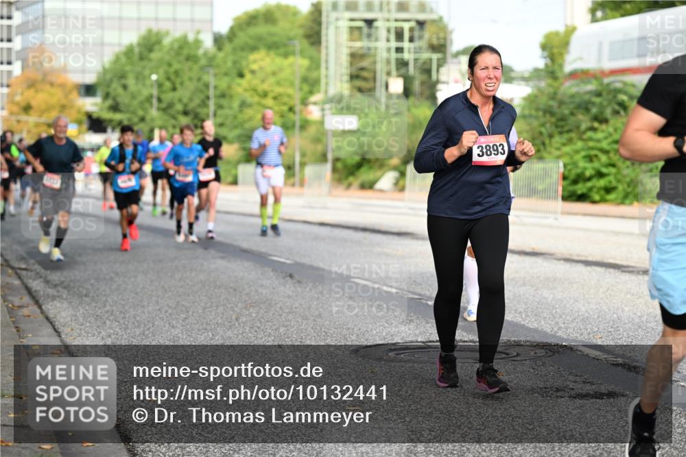 06.09.2026 - CURREX Alsterlauf Dr. Thomas Lammeyer http://msf.ph/oto/10132441 06.09.2026 09:56:33 Laufen 3893 meine-sportfotos.de