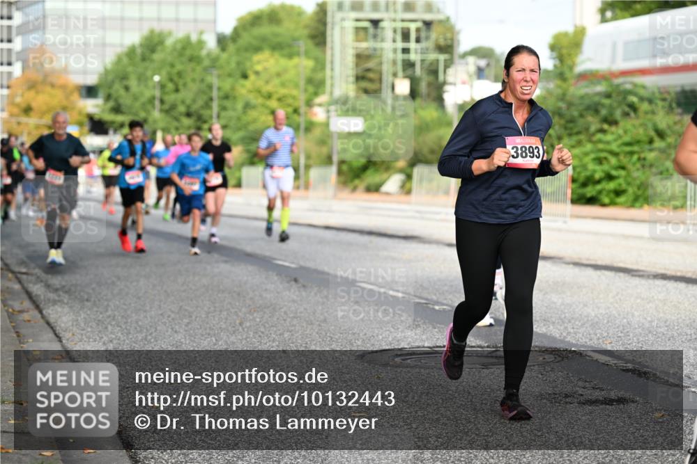 06.09.2026 - CURREX Alsterlauf Dr. Thomas Lammeyer http://msf.ph/oto/10132443 06.09.2026 09:56:33 Laufen 3893 meine-sportfotos.de
