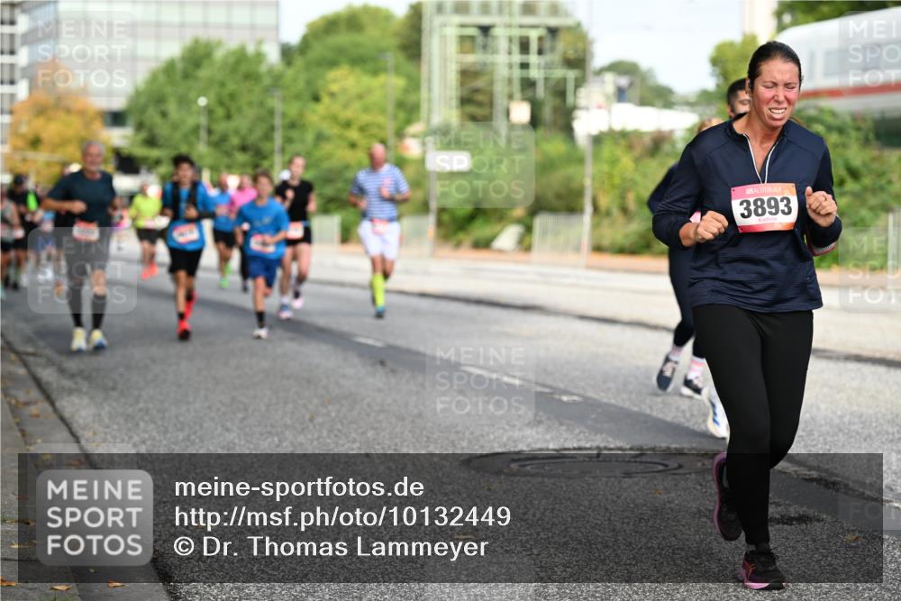 06.09.2026 - CURREX Alsterlauf Dr. Thomas Lammeyer http://msf.ph/oto/10132449 06.09.2026 09:56:33 Laufen 3893 meine-sportfotos.de