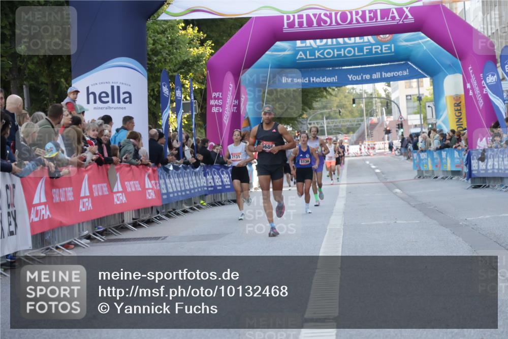 06.09.2026 - CURREX Alsterlauf Yannick Fuchs http://msf.ph/oto/10132468 06.09.2026 09:40:27 Ziel 3990, 4636, 5783, 5828, 5852, 6222 meine-sportfotos.de