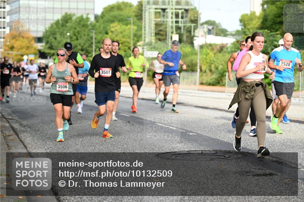 06.09.2026 - CURREX Alsterlauf Dr. Thomas Lammeyer http://msf.ph/oto/10132509 06.09.2026 09:56:40 Laufen 3506, 3507, 5478, 3262, 2528 meine-sportfotos.de