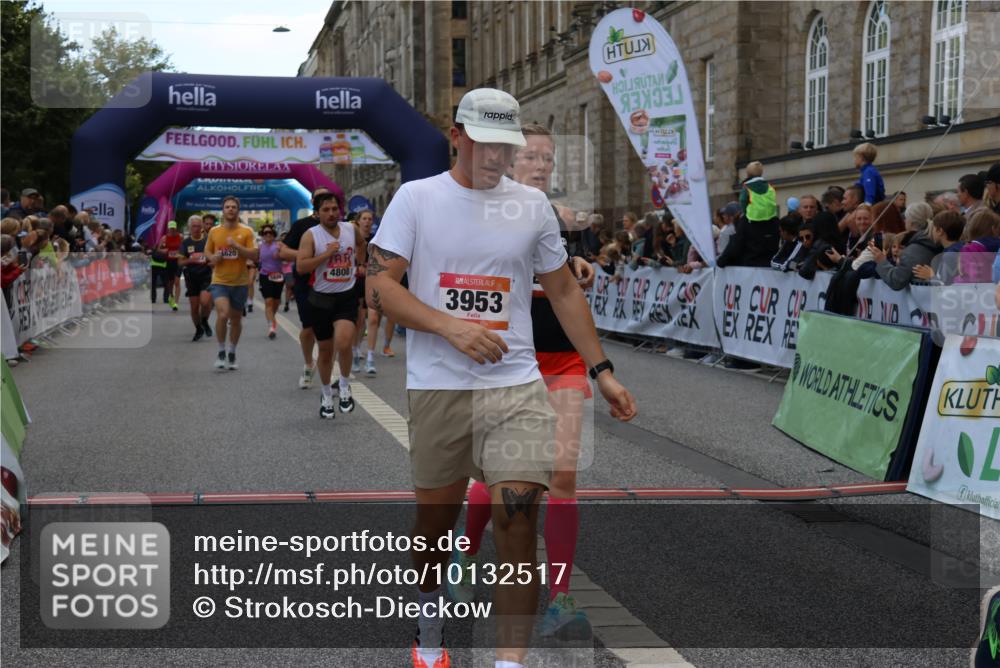 06.09.2026 - CURREX Alsterlauf Strokosch-Dieckow http://msf.ph/oto/10132517 06.09.2026 09:53:28 Ziel 2460, 2536, 2554, 2561, 2666, 2766, 3065, 3205, 3395, 3396, 3531, 3953, 4620, 4749, 4808, 4945, 4980, 5029, 5133, 5546, 5822, 5839, 8006 meine-sportfotos.de