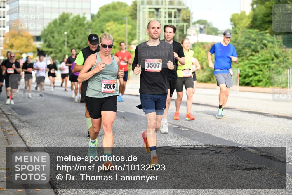06.09.2026 - CURREX Alsterlauf Dr. Thomas Lammeyer http://msf.ph/oto/10132523 06.09.2026 09:56:42 Laufen 3506, 3507, 5471 meine-sportfotos.de