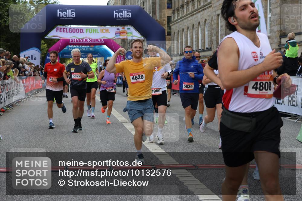 06.09.2026 - CURREX Alsterlauf Strokosch-Dieckow http://msf.ph/oto/10132576 06.09.2026 09:53:31 Ziel 2536, 2561, 2666, 2766, 2782, 3205, 3531, 3953, 4572, 4620, 4749, 4808, 4937, 4945, 4980, 5029, 5133, 5236, 5546, 5656, 5822, 5839, 6372, 6455, 8006, 8133, 8135 meine-sportfotos.de