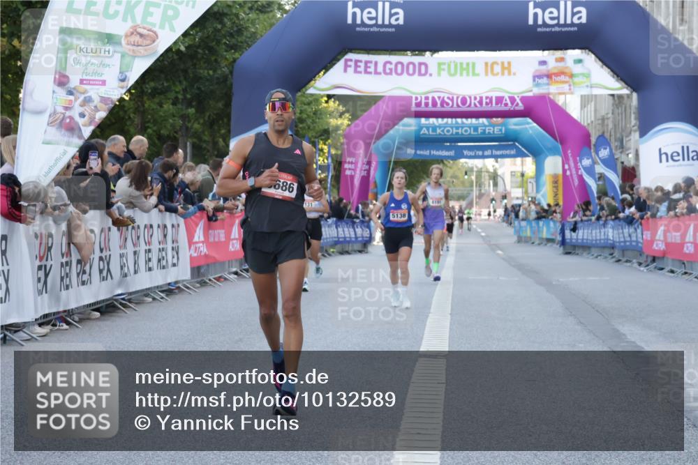 06.09.2026 - CURREX Alsterlauf Yannick Fuchs http://msf.ph/oto/10132589 06.09.2026 09:40:32 Ziel 5138, 5686, 5852 meine-sportfotos.de