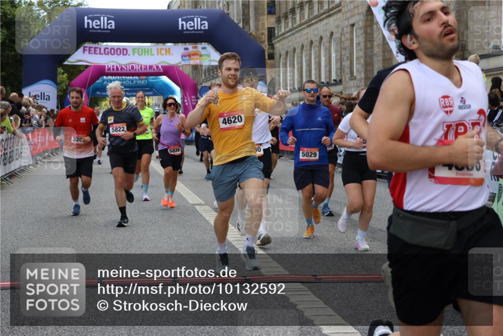 06.09.2026 - CURREX Alsterlauf Strokosch-Dieckow http://msf.ph/oto/10132592 06.09.2026 09:53:31 Ziel 2536, 2561, 2666, 2766, 2782, 3205, 3531, 3953, 4572, 4620, 4749, 4808, 4937, 4945, 4980, 5029, 5133, 5236, 5546, 5656, 5822, 5839, 6372, 6455, 8006, 8133, 8135 meine-sportfotos.de