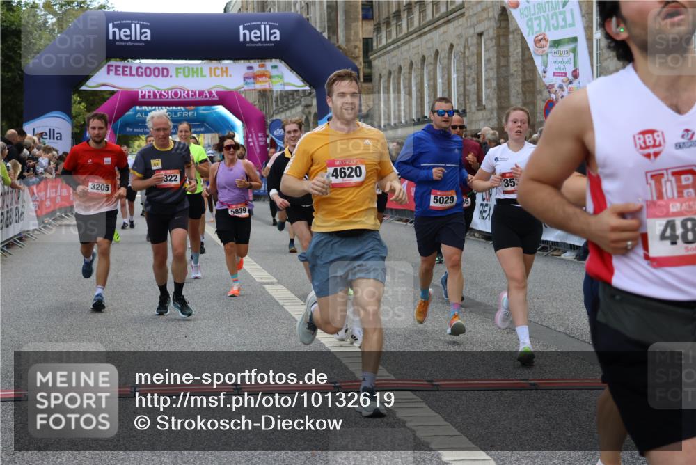 06.09.2026 - CURREX Alsterlauf Strokosch-Dieckow http://msf.ph/oto/10132619 06.09.2026 09:53:31 Ziel 2536, 2561, 2666, 2766, 2782, 3205, 3531, 3953, 4572, 4620, 4749, 4808, 4937, 4945, 4980, 5029, 5133, 5236, 5546, 5656, 5822, 5839, 6372, 6455, 8006, 8133, 8135 meine-sportfotos.de