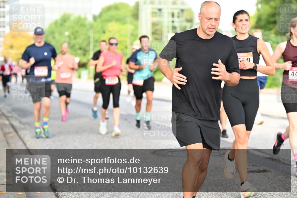 06.09.2026 - CURREX Alsterlauf Dr. Thomas Lammeyer http://msf.ph/oto/10132639 06.09.2026 09:56:54 Laufen 44 meine-sportfotos.de