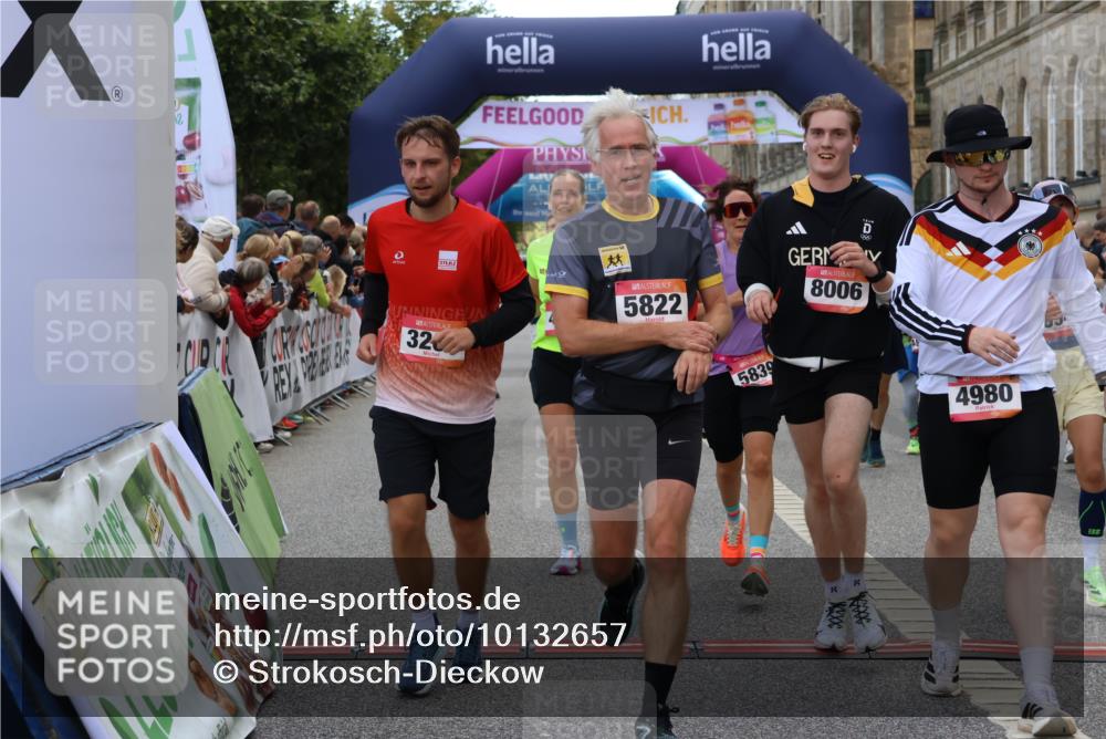 06.09.2026 - CURREX Alsterlauf Strokosch-Dieckow http://msf.ph/oto/10132657 06.09.2026 09:53:33 Ziel 2536, 2666, 2766, 2782, 3205, 3458, 3531, 3953, 4082, 4283, 4572, 4620, 4749, 4797, 4808, 4832, 4937, 4945, 4980, 5029, 5110, 5236, 5446, 5546, 5656, 5822, 5839, 6372, 6455, 8006, 8133, 8135 meine-sportfotos.de