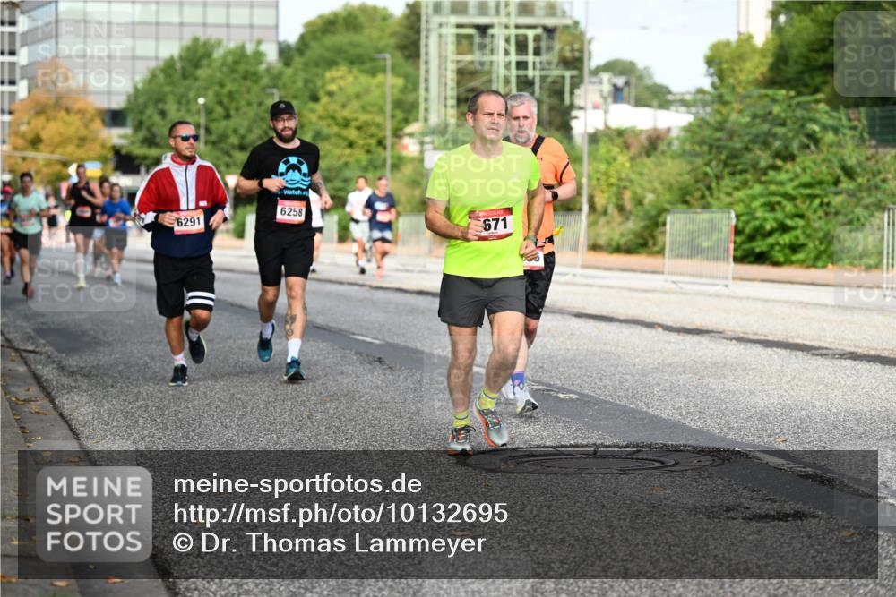 06.09.2026 - CURREX Alsterlauf Dr. Thomas Lammeyer http://msf.ph/oto/10132695 06.09.2026 09:56:59 Laufen 6258, 6291, 671 meine-sportfotos.de