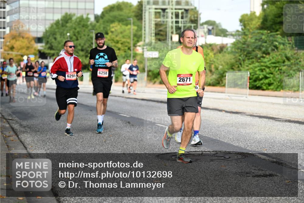 06.09.2026 - CURREX Alsterlauf Dr. Thomas Lammeyer http://msf.ph/oto/10132698 06.09.2026 09:57:00 Laufen 6291, 6258, 2671 meine-sportfotos.de
