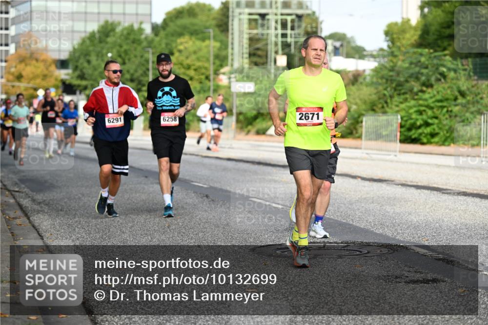 06.09.2026 - CURREX Alsterlauf Dr. Thomas Lammeyer http://msf.ph/oto/10132699 06.09.2026 09:57:00 Laufen 6291, 6258, 2671 meine-sportfotos.de