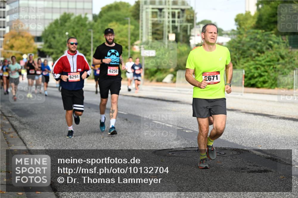 06.09.2026 - CURREX Alsterlauf Dr. Thomas Lammeyer http://msf.ph/oto/10132704 06.09.2026 09:57:00 Laufen 6258, 6291, 2671 meine-sportfotos.de