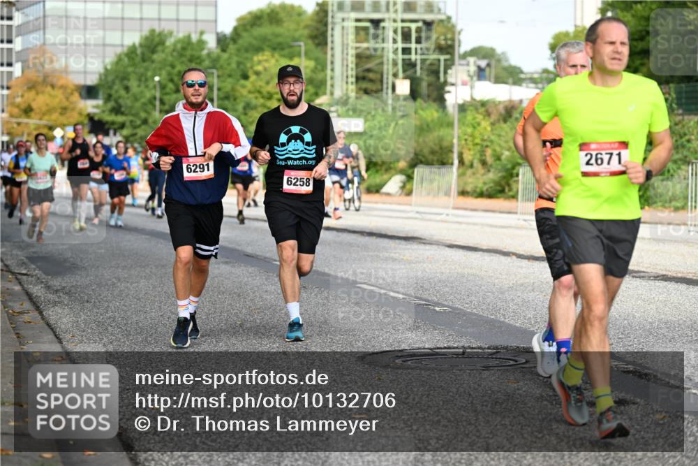06.09.2026 - CURREX Alsterlauf Dr. Thomas Lammeyer http://msf.ph/oto/10132706 06.09.2026 09:57:00 Laufen 1868, 6291, 6258, 2671 meine-sportfotos.de