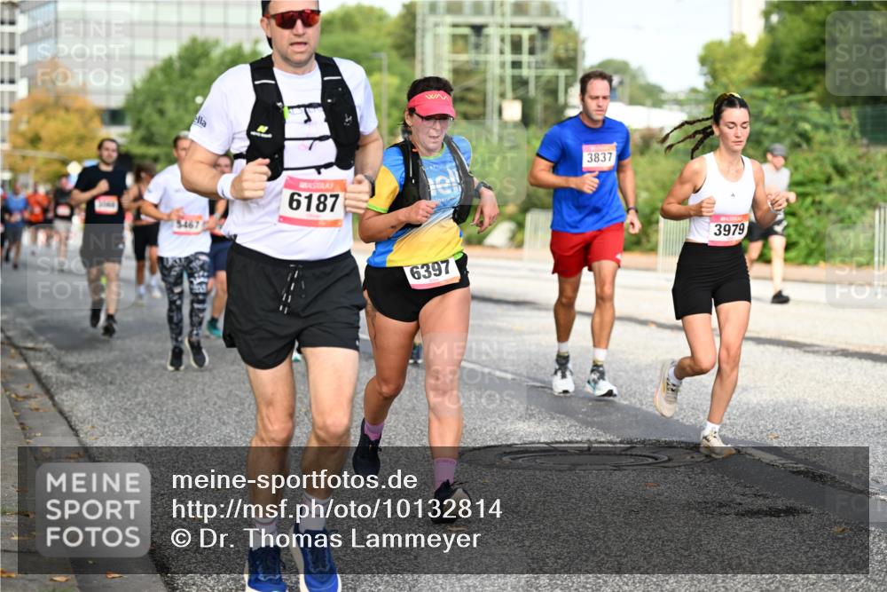 06.09.2026 - CURREX Alsterlauf Dr. Thomas Lammeyer http://msf.ph/oto/10132814 06.09.2026 09:57:11 Laufen 6187, 3837, 6397, 3979 meine-sportfotos.de