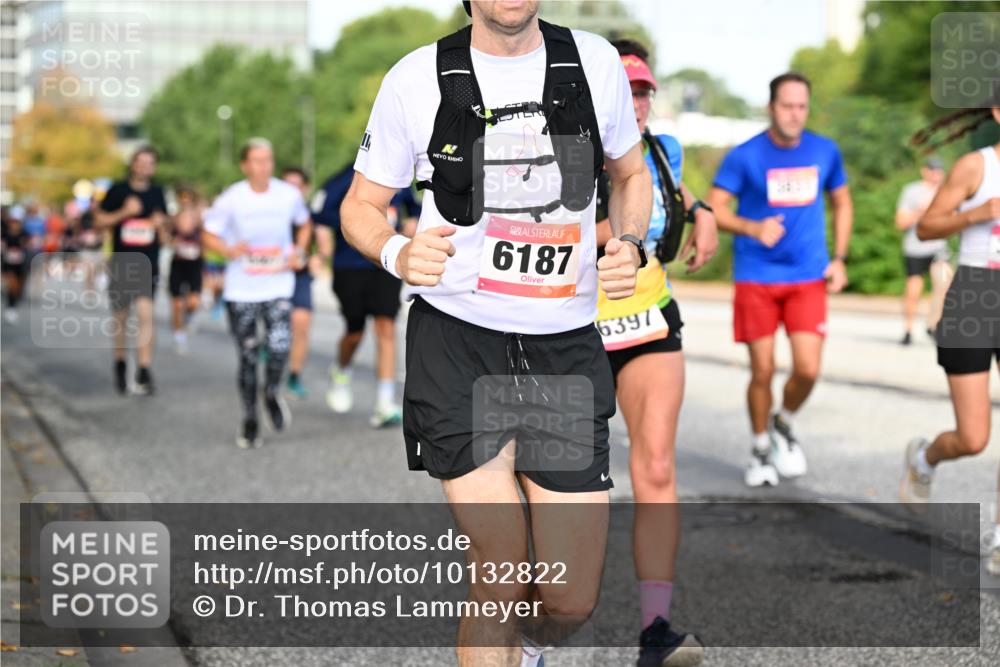 06.09.2026 - CURREX Alsterlauf Dr. Thomas Lammeyer http://msf.ph/oto/10132822 06.09.2026 09:57:11 Laufen 6187, 6397 meine-sportfotos.de