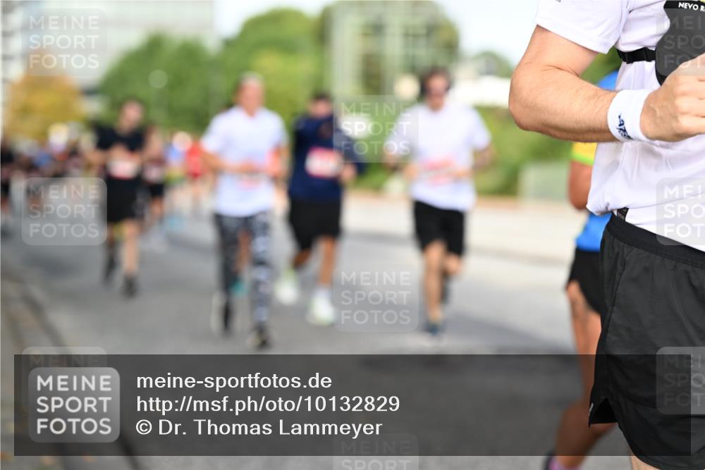 06.09.2026 - CURREX Alsterlauf Dr. Thomas Lammeyer http://msf.ph/oto/10132829 06.09.2026 09:57:12 Laufen  meine-sportfotos.de