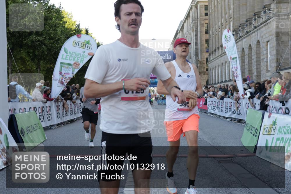 06.09.2026 - CURREX Alsterlauf Yannick Fuchs http://msf.ph/oto/10132918 06.09.2026 09:40:45 Ziel 2131, 4807, 5956, 6129, 6196, 6295, 8191 meine-sportfotos.de