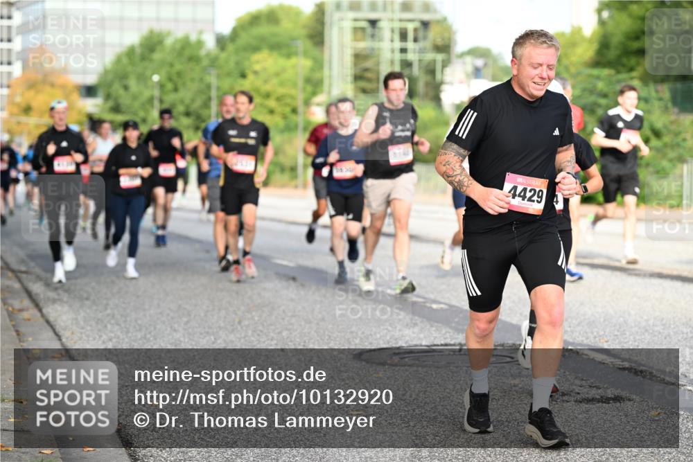 06.09.2026 - CURREX Alsterlauf Dr. Thomas Lammeyer http://msf.ph/oto/10132920 06.09.2026 09:57:21 Laufen 4429 meine-sportfotos.de