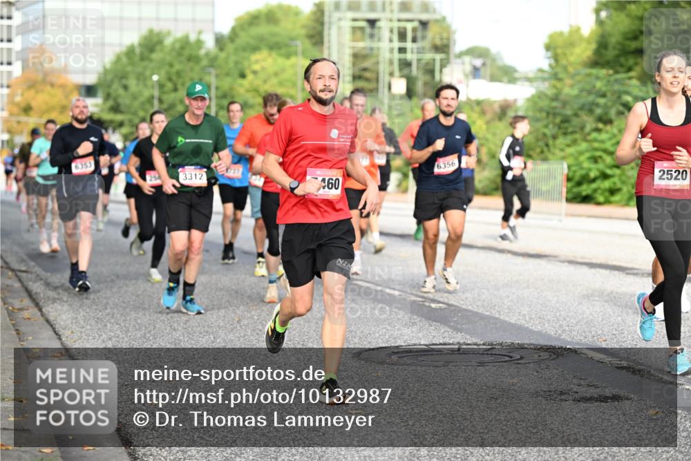 06.09.2026 - CURREX Alsterlauf Dr. Thomas Lammeyer http://msf.ph/oto/10132987 06.09.2026 09:57:28 Laufen 6353, 3312, 460, 6356, 2520 meine-sportfotos.de