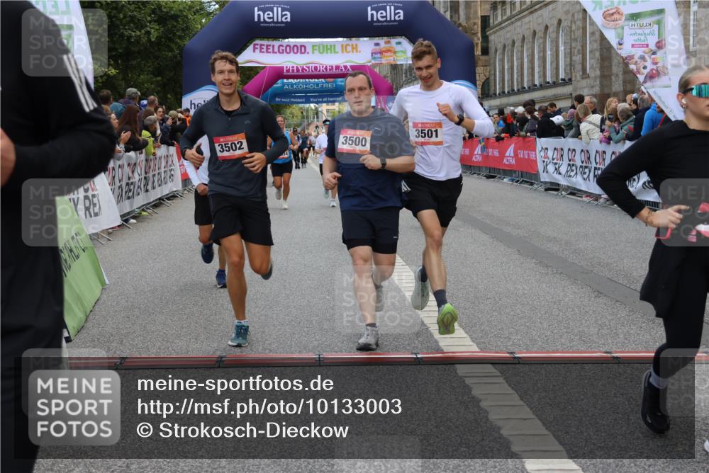 06.09.2026 - CURREX Alsterlauf Strokosch-Dieckow http://msf.ph/oto/10133003 06.09.2026 10:06:50 Ziel 2270, 2428, 2745, 2934, 3142, 3143, 3500, 3501, 3502, 3537, 3675, 3855, 4347, 5143, 5167, 5471, 6275, 6285, 8017 meine-sportfotos.de