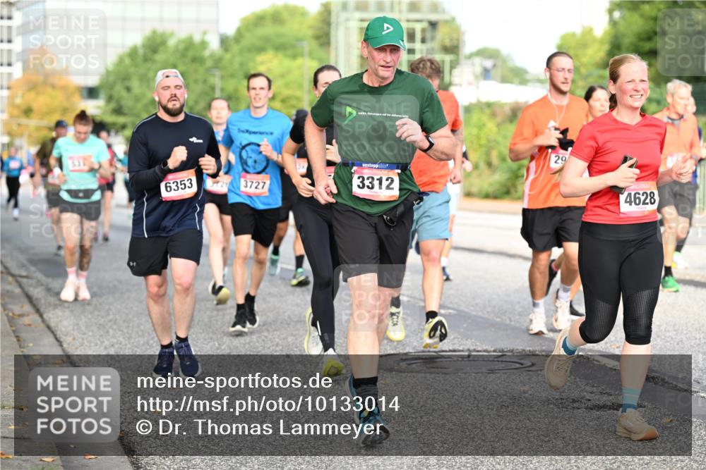 06.09.2026 - CURREX Alsterlauf Dr. Thomas Lammeyer http://msf.ph/oto/10133014 06.09.2026 09:57:30 Laufen 6353, 3727, 3312, 29, 4628 meine-sportfotos.de