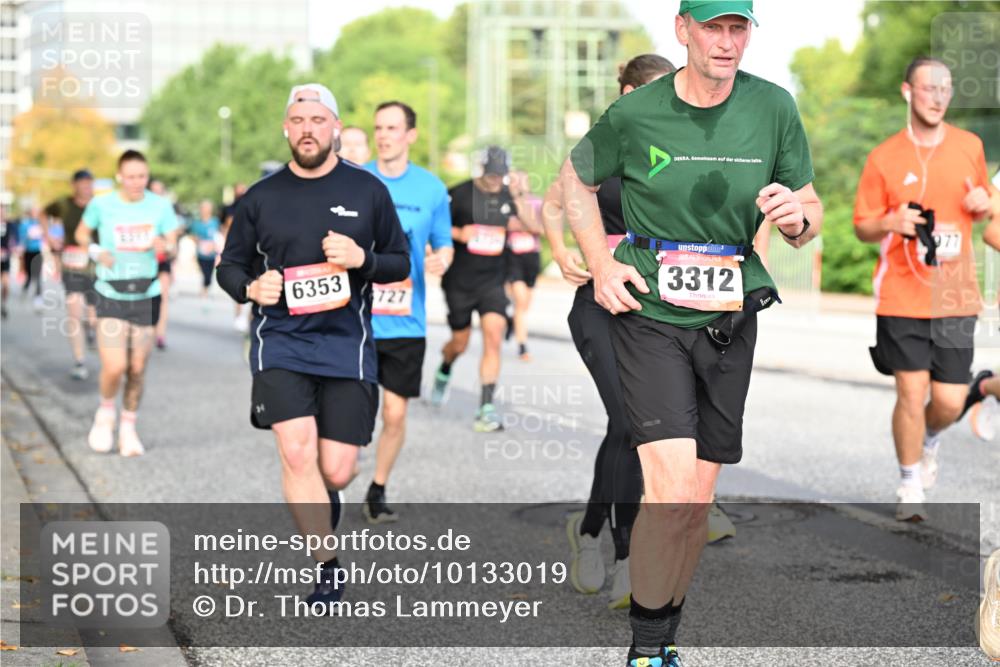 06.09.2026 - CURREX Alsterlauf Dr. Thomas Lammeyer http://msf.ph/oto/10133019 06.09.2026 09:57:31 Laufen 6353, 727, 3312, 977 meine-sportfotos.de