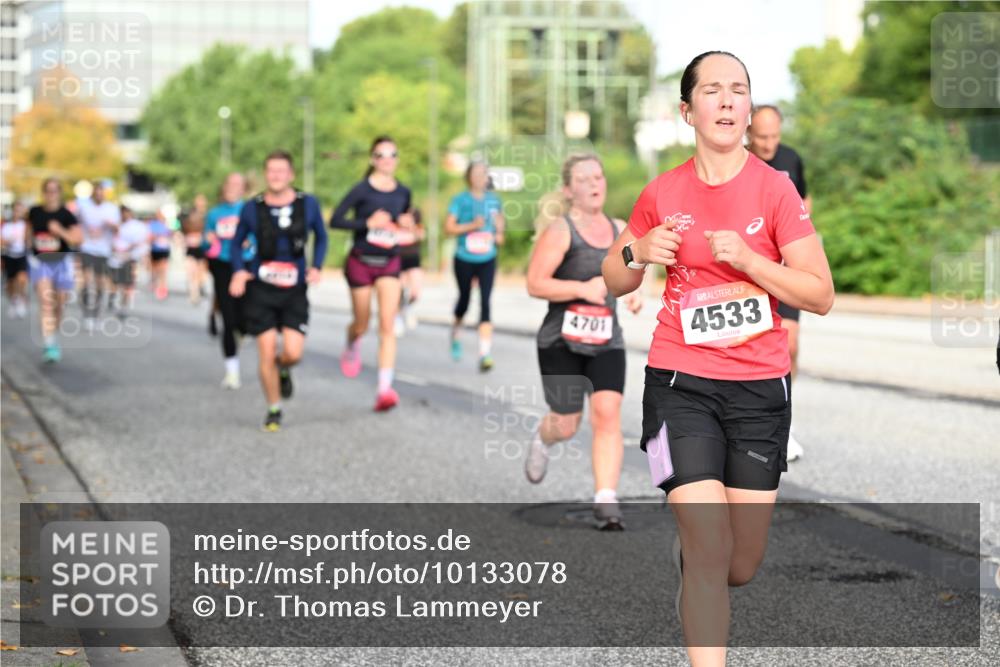 06.09.2026 - CURREX Alsterlauf Dr. Thomas Lammeyer http://msf.ph/oto/10133078 06.09.2026 09:57:38 Laufen 4701, 4533 meine-sportfotos.de