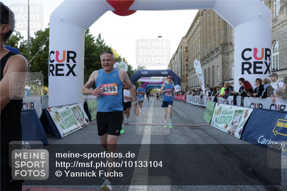 06.09.2026 - CURREX Alsterlauf Yannick Fuchs http://msf.ph/oto/10133104 06.09.2026 09:40:50 Ziel 3786, 4807, 5343, 5768, 5954, 5956, 6129, 6196, 6295 meine-sportfotos.de