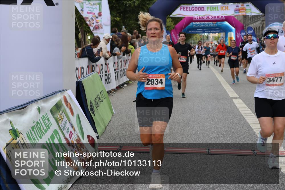 06.09.2026 - CURREX Alsterlauf Strokosch-Dieckow http://msf.ph/oto/10133113 06.09.2026 10:06:56 Ziel 2428, 2459, 2934, 2963, 3303, 3500, 3501, 3502, 3656, 3943, 3945, 5073, 5091, 5143, 5471, 5527, 6285, 8276 meine-sportfotos.de