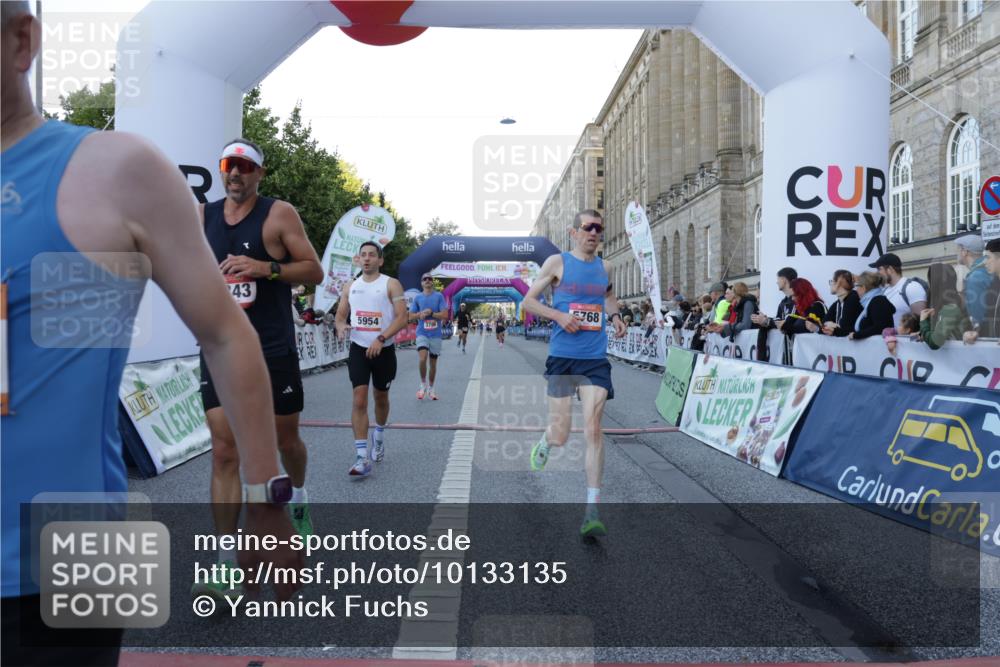 06.09.2026 - CURREX Alsterlauf Yannick Fuchs http://msf.ph/oto/10133135 06.09.2026 09:40:51 Ziel 3786, 4657, 4807, 5343, 5383, 5768, 5954, 5956, 6129, 6196, 6295 meine-sportfotos.de