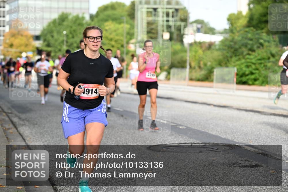 06.09.2026 - CURREX Alsterlauf Dr. Thomas Lammeyer http://msf.ph/oto/10133136 06.09.2026 09:57:43 Laufen 4914, 2249 meine-sportfotos.de