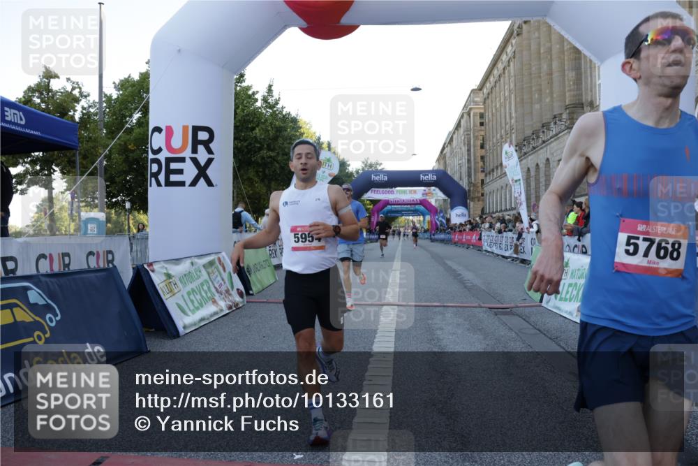06.09.2026 - CURREX Alsterlauf Yannick Fuchs http://msf.ph/oto/10133161 06.09.2026 09:40:52 Ziel 3786, 4657, 4807, 5343, 5383, 5768, 5954, 5956, 6129, 6196, 6295 meine-sportfotos.de