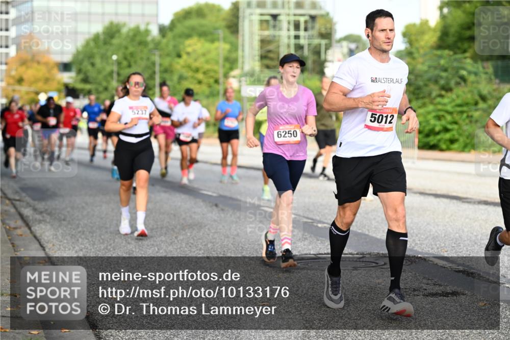 06.09.2026 - CURREX Alsterlauf Dr. Thomas Lammeyer http://msf.ph/oto/10133176 06.09.2026 09:57:47 Laufen 5237, 6250, 5012 meine-sportfotos.de