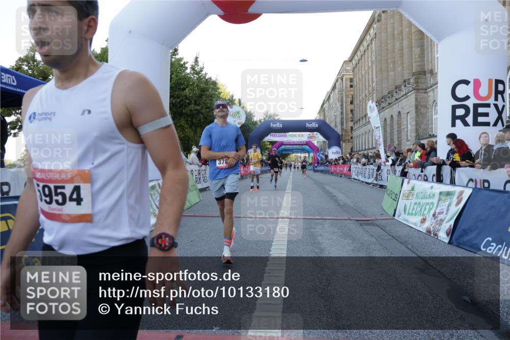 06.09.2026 - CURREX Alsterlauf Yannick Fuchs http://msf.ph/oto/10133180 06.09.2026 09:40:53 Ziel 3786, 4657, 4807, 5343, 5383, 5768, 5954, 6196, 6295 meine-sportfotos.de